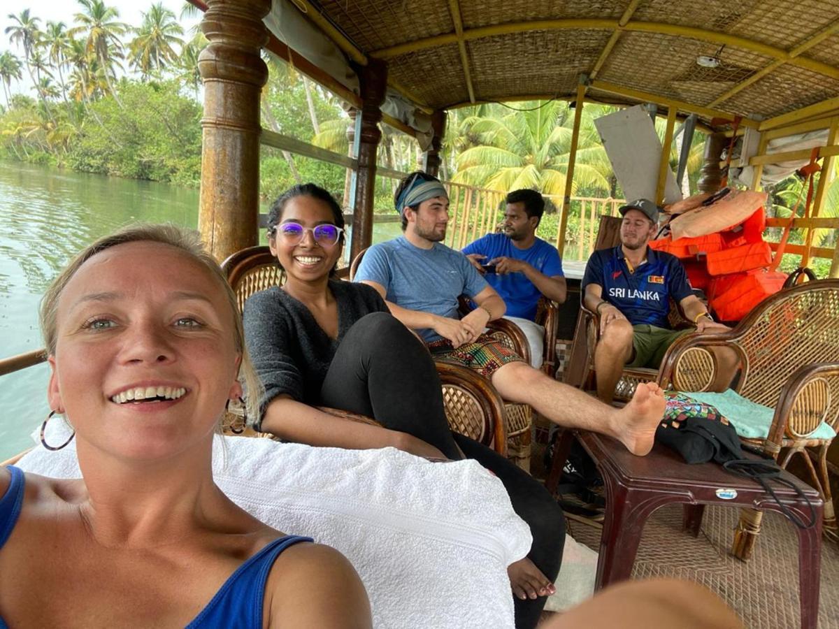 Piggy Hostel Варкала Экстерьер фото